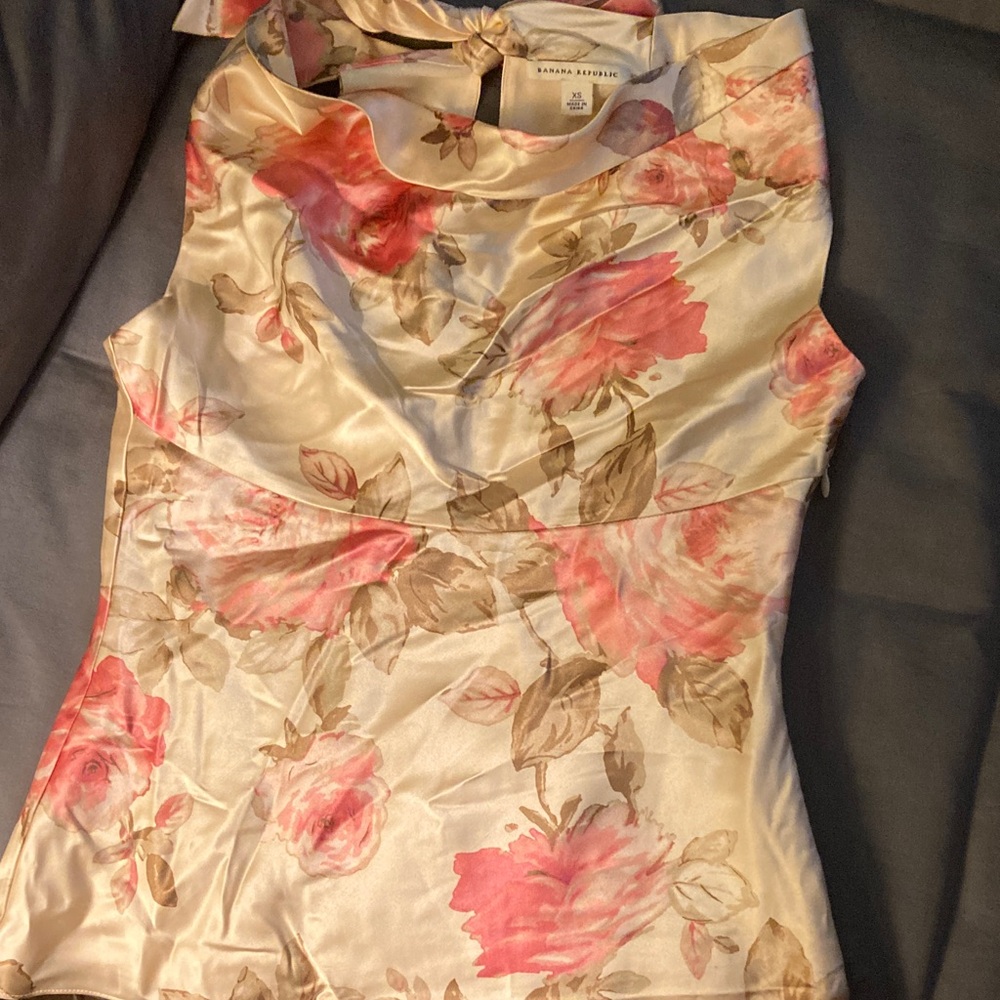 Banana Republic XS Sleeveless Silk Top